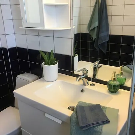 Selvbetjent Overnatting I **lillesand Sentrum** Lillesand