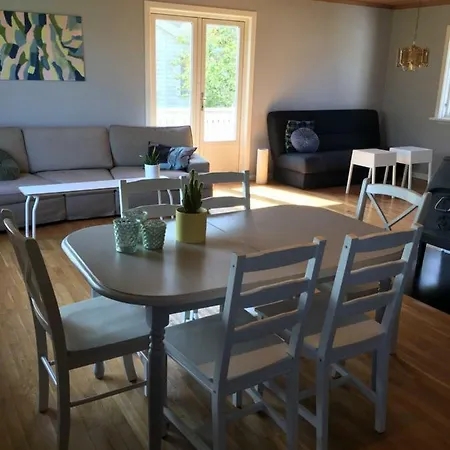 Leilighet Selvbetjent Overnatting I **lillesand Sentrum** Lillesand