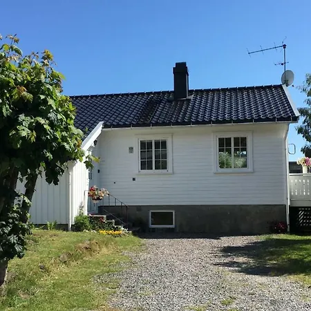 Selvbetjent Overnatting I **lillesand Sentrum** Leilighet *