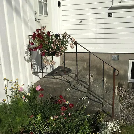 Selvbetjent Overnatting I **lillesand Sentrum** * Lillesand